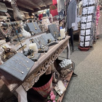 Wells Florist, Nursery & Landscape - All kinds of merch - Landscaping Near Me - Sweeny, Texas Wells Florist, Nursery & Landscape - All kinds of merch - Landscaping Near Me - Sweeny, Texas