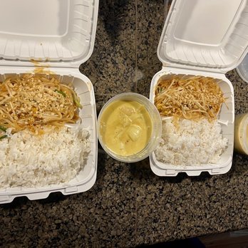 Thai 5 -Thai Food Express - On the left Yellow Curry with rice and pad Thai  On the right Green Curry. Both $10 each at lunch time - Thai Near Me - Mill Creek, Washington