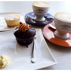 Lakeside Cafe - Cake & Latte