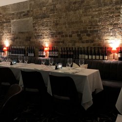 deVine Food & Wine - Dining room