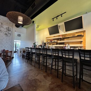 AL PHO - dining and bar area - Vietnamese Near Me - Santa Maria, California