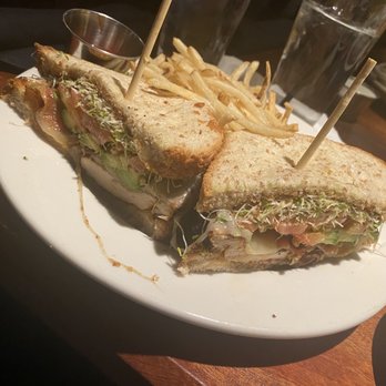 Charleston's - American Near Me - Indianapolis, Indiana