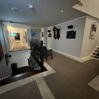 Palac Wierzbiczany - First floor decor - Hotels Near Me - Wierzbiczany, KP