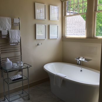 Stonehurst Place - Master Suite soaking tub - Bed & Breakfast Near Me - Atlanta, Georgia Stonehurst Place - Master Suite soaking tub - Bed & Breakfast Near Me - Atlanta, Georgia