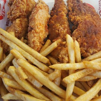 Nashville Hot Chicken - Nashville Tendo Plate - Sandwiches Near Me - Pacoima, California
