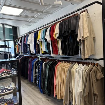 Qualite Los Angeles - Shoe Stores Near Me - Glendale, California Qualite Los Angeles - Shoe Stores Near Me - Glendale, California