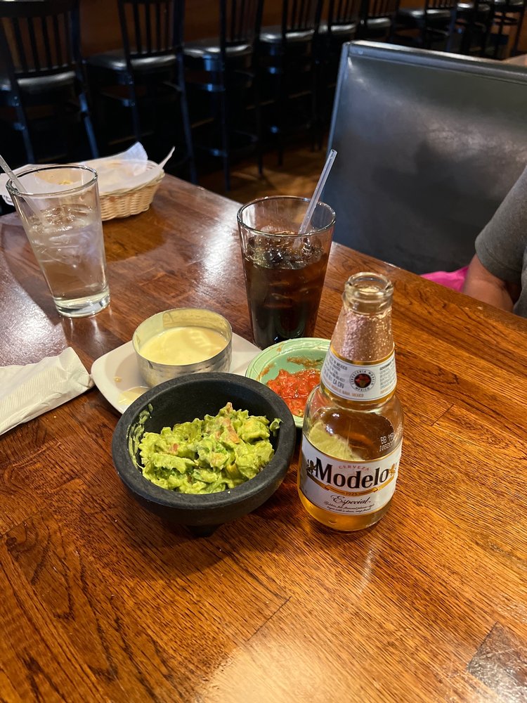 Tres Nopales
