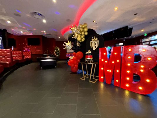 Kings Dining & Entertainment by null