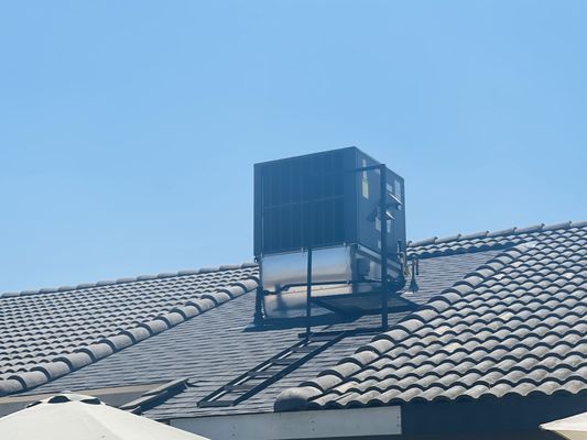 Hanford Roofing Company Logo