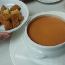 Mesón La Taberna - Gazpacho con picatostes. Fresquito sabroso y muy rico!