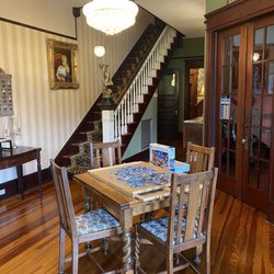 Hoyt House Bed & Breakfast
