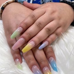Vogue Nails & Spa - Deanna's new design.