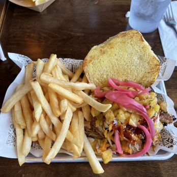 Street To Table - Bbq pulled pork sandwich - Bars Near Me - Huntington Station, New York Street To Table - Bbq pulled pork sandwich - Bars Near Me - Huntington Station, New York