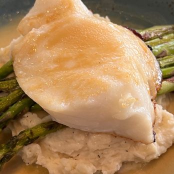 Tarpon House @ Marriott - Miso crusted grouper over asparagus and garlic mashed potatoes was delish - American Near Me - Fort Myers, Florida Tarpon House @ Marriott - Miso crusted grouper over asparagus and garlic mashed potatoes was delish - American Near Me - Fort Myers, Florida