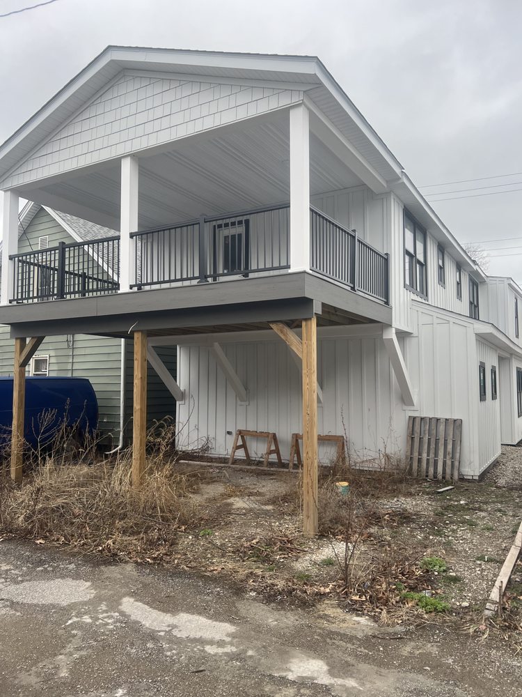 Slide of Lakeview Construction