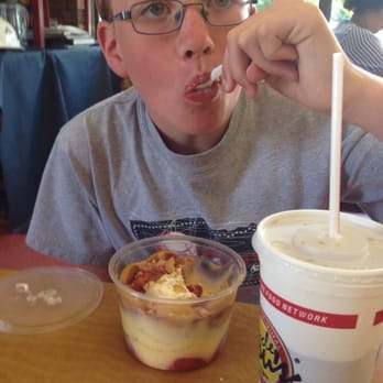Uncle Lous Fried Chicken - Strawberry banana pudding he loves it - Chicken Wings Near Me - Memphis, Tennessee Uncle Lous Fried Chicken - Strawberry banana pudding he loves it - Chicken Wings Near Me - Memphis, Tennessee