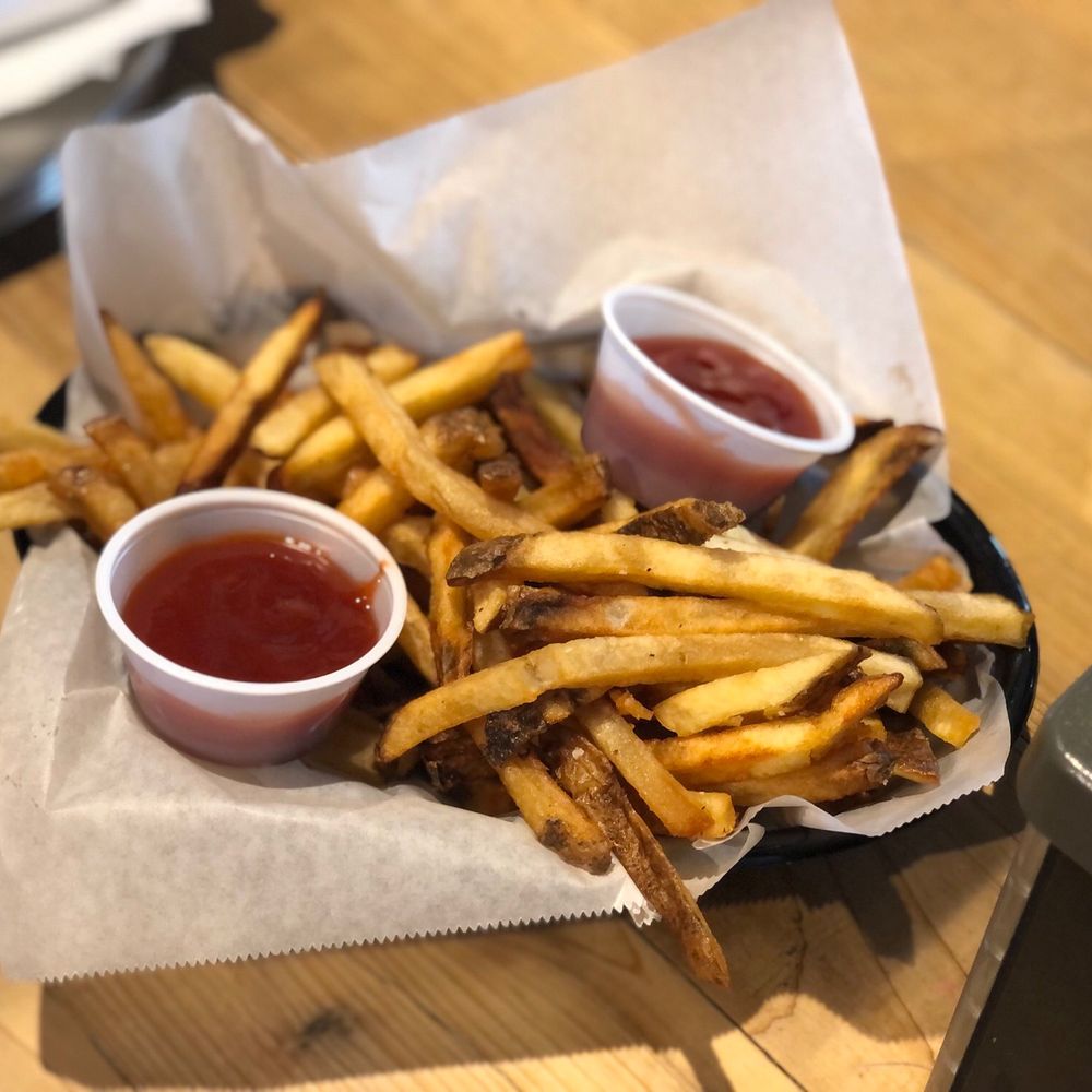 DAS Beer Garden - Happy Hour fries! Perfecto! - Sports Bars Near Me - Jupiter, Florida