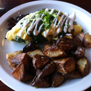 Bread and Ink Cafe - Mushroom, Spinach, Cheese Omelet w/ Roasted Potatos - Breakfast & Brunch Near Me - Portland, Oregon