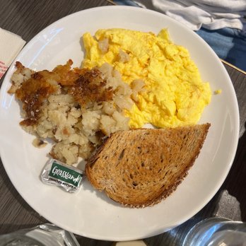 Friedman's - Scramble eggs with toast - Breakfast & Brunch Near Me - New York, New York Friedman's - Scramble eggs with toast - Breakfast & Brunch Near Me - New York, New York