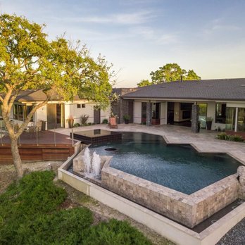 Emanuelsons Masonry & Tile - a backyard with a pool - General Contractors Near Me - Templeton, California Emanuelsons Masonry & Tile - a backyard with a pool - General Contractors Near Me - Templeton, California