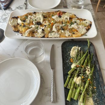 Clementine - Gluten free flatbread and asparagus... 10/10!! - Mediterranean Near Me - Yountville, California