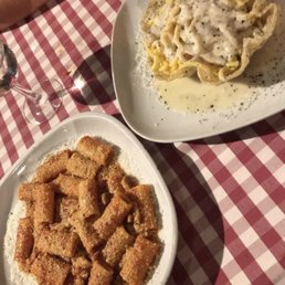 Rigatoni Amatriciana (left) and Cacio e Pepe (right)