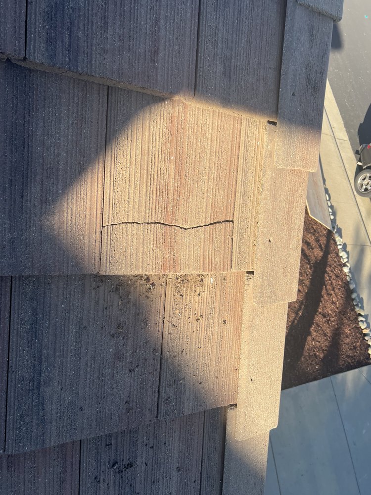 Slide of Del Rio's Roofing