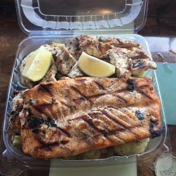 Munchinette - Chicken & salmon plate with potatoes and veggies - Sandwiches Near Me - Brooklyn, New York