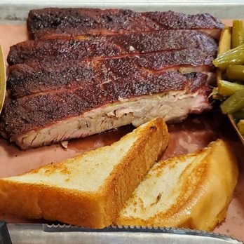 Haywood Smokehouse - Three rib plate with double green beans - Barbeque Near Me - Franklin, North Carolina Haywood Smokehouse - Three rib plate with double green beans - Barbeque Near Me - Franklin, North Carolina