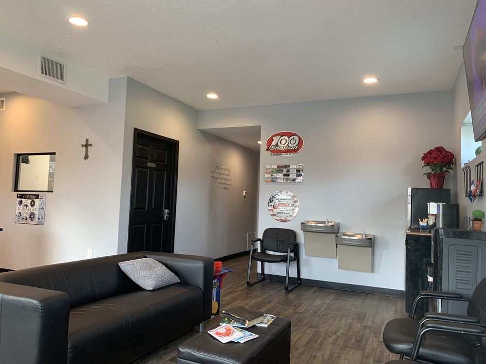 St. Cloud Auto Service - Waiting area - Auto Repair Near Me - Saint Cloud, Florida St. Cloud Auto Service - Waiting area - Auto Repair Near Me - Saint Cloud, Florida