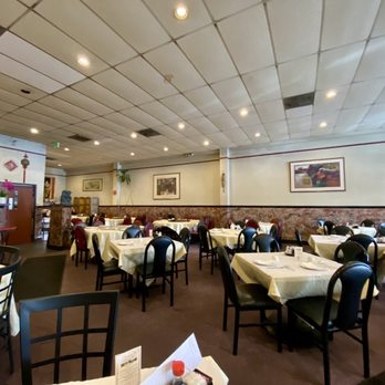 Shan Shan Low Restaurant - Interior - Chinese Near Me - Concord, California