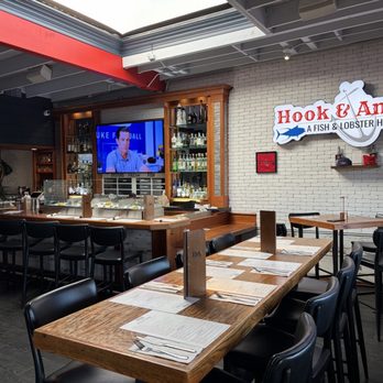 Hook & Anchor - Bar area - Seafood Near Me - Costa Mesa, California Hook & Anchor - Bar area - Seafood Near Me - Costa Mesa, California