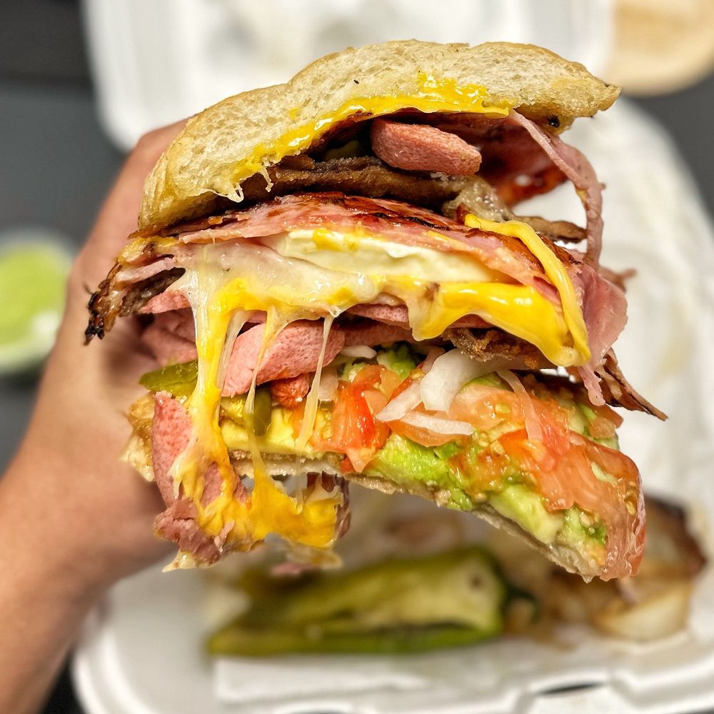 Charly’s Super Tortas Chilangas