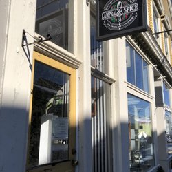 Lamprai & Spice Cafe - Don't miss the front entrance!