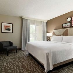 Embassy Suites by Hilton Phoenix Tempe - Guest room