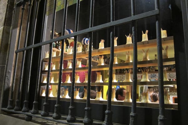 Dos Palillos by null