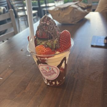 JJ's Custard Co - Ice Cream & Frozen Yogurt Near Me - Dearborn, Michigan