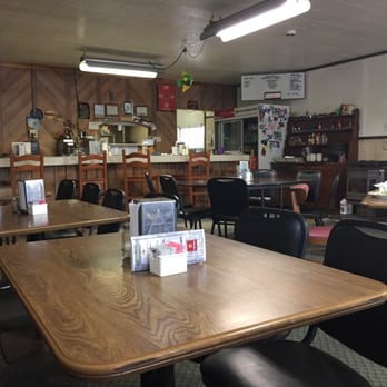 B & B Restaurant - Dining area. Rustic for sure. - American Near Me - Dinosaur, Colorado