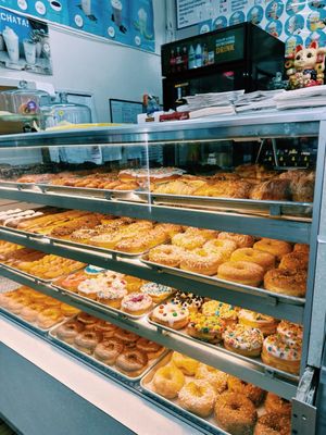 Earl's Donuts by null
