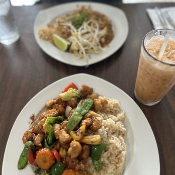 Arun Thai Foods - Thai Near Me - Watauga, Texas