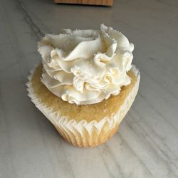 Hey Honey Cakery - White velvet with champagne frosting.