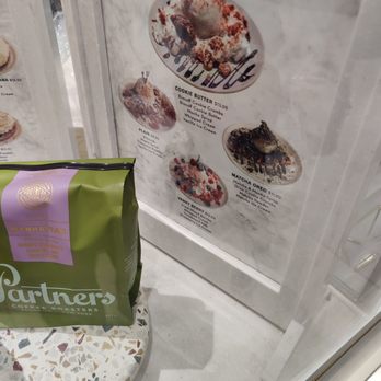 Cafe Auburndale - Coffee & Tea Near Me - Flushing, New York