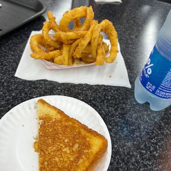 Goldenrod Restaurant Drive-In - Grilled cheese and onion rings - Ice Cream & Frozen Yogurt Near Me - Manchester, New Hampshire Goldenrod Restaurant Drive-In - Grilled cheese and onion rings - Ice Cream & Frozen Yogurt Near Me - Manchester, New Hampshire