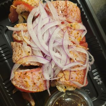 Sushi Ran - Big tuna roll - Sushi Bars Near Me - North Hollywood, California