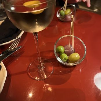 LIBRARY BAR - Birdbath martini - Lounges Near Me - Toronto, Ontario LIBRARY BAR - Birdbath martini - Lounges Near Me - Toronto, Ontario