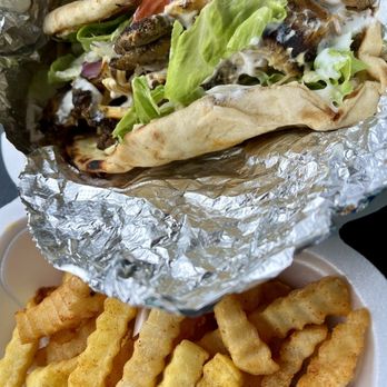 Keepsake Brewery - Pita from Chickpeasy food truck - Brewpubs Near Me - Gastonia, North Carolina