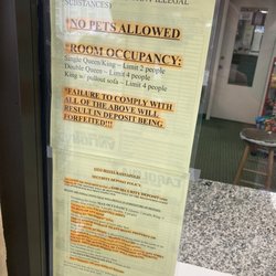 OYO Hotel Kannapolis - It says no pets allowed! Not service animals!