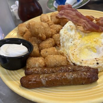 The Reyn - egg breakfast with sausage, bacon and tater tots. And mayo for my Midwest friend. - American Near Me - Pasadena, California