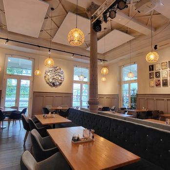 PIER69 - Inside seating - Bars Near Me - Bregenz, 8 PIER69 - Inside seating - Bars Near Me - Bregenz, 8