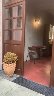 AUTENTISTA wine & champagne bar by null